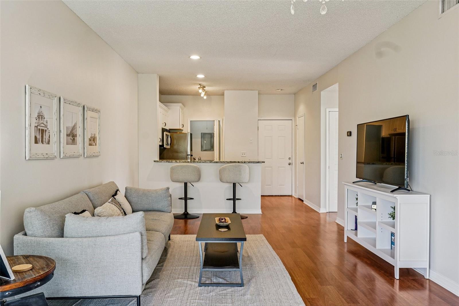 THE LANDINGS OF TAMPA A CONDOM - Residential