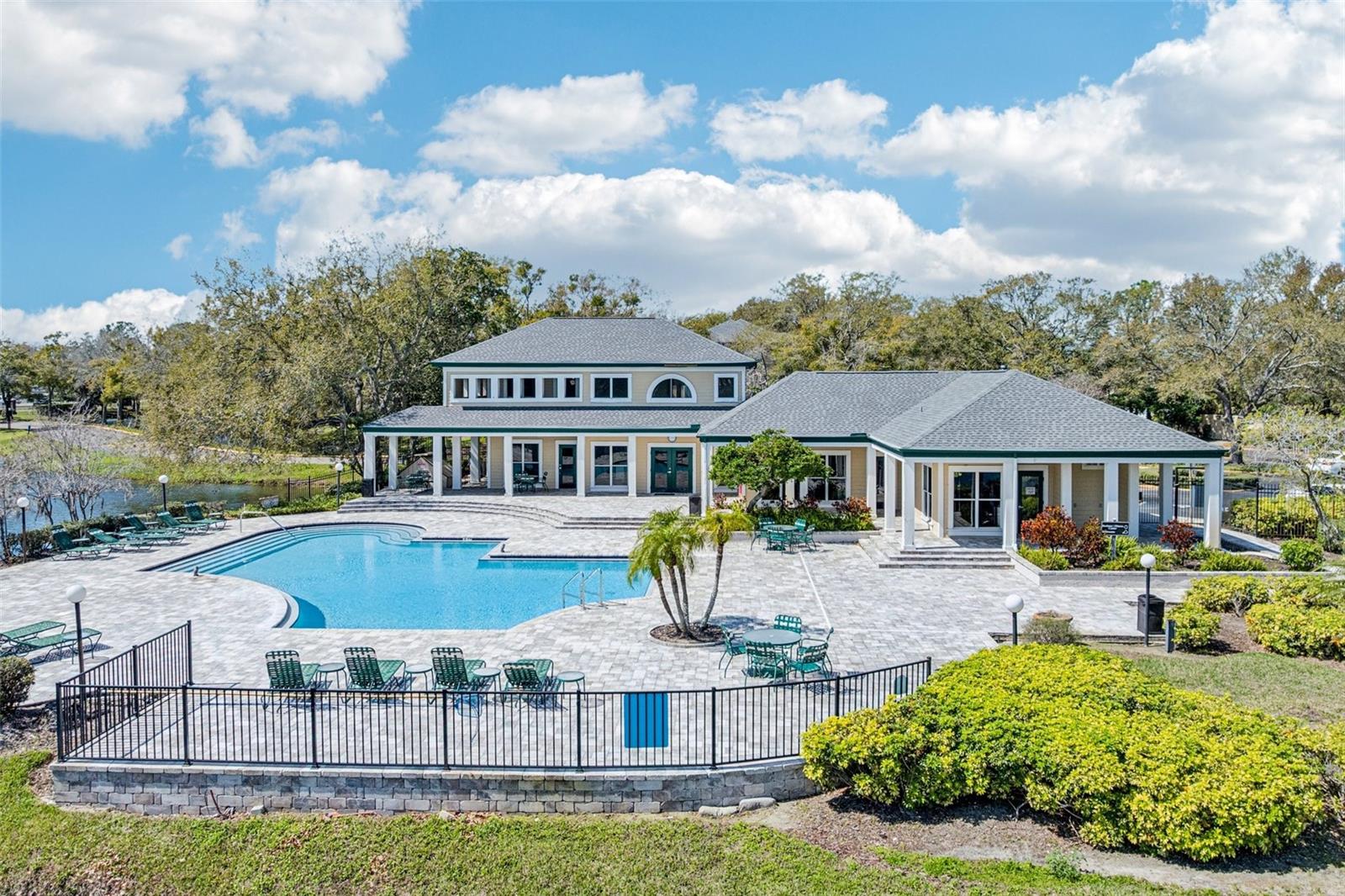 THE LANDINGS OF TAMPA A CONDOM - Residential