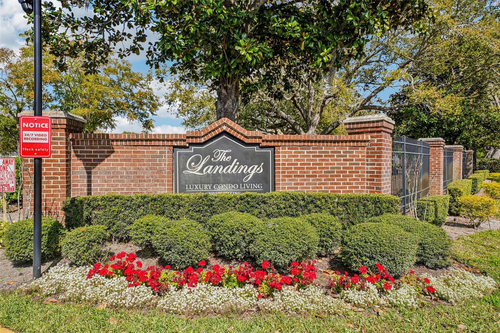 THE LANDINGS OF TAMPA A CONDOM - Residential