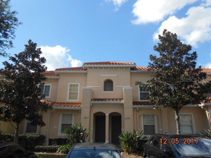 Sorry No Pets accepted. Immaculate Townhouse in Gated community close to Disney areas. Easy access to I4 & 192.