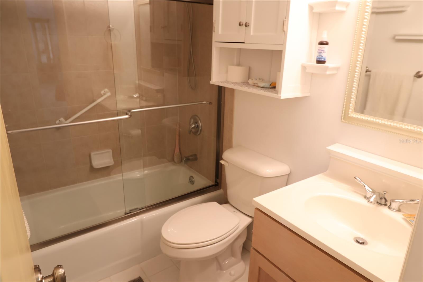 BAYSHORE CONDOMINIUM - Residential