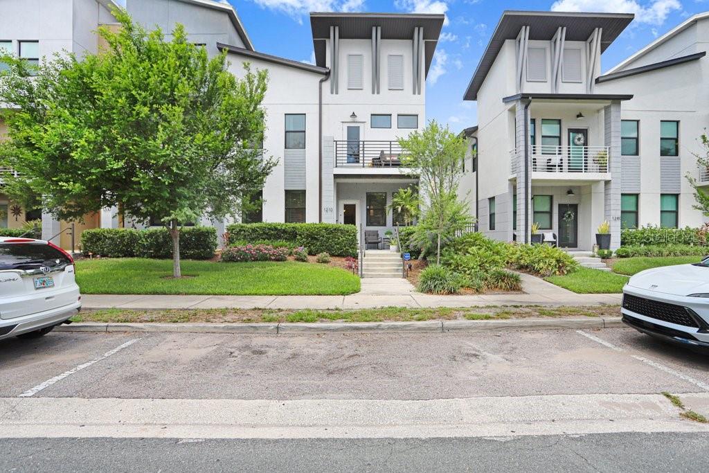 UPTOWN KENWOOD - Residential