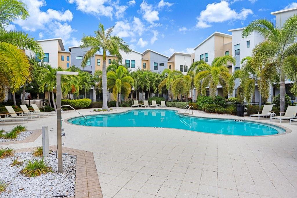 UPTOWN KENWOOD - Residential