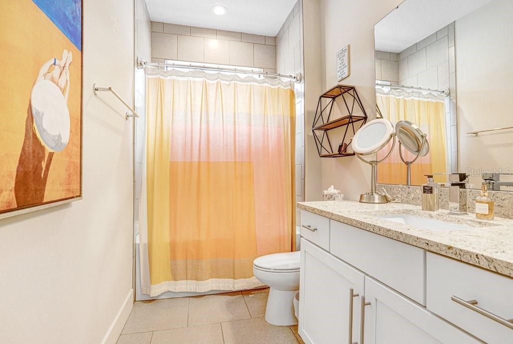 UPTOWN KENWOOD - Residential
