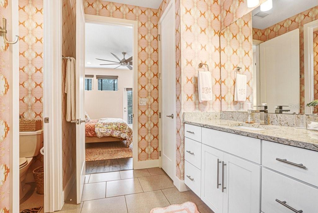 UPTOWN KENWOOD - Residential