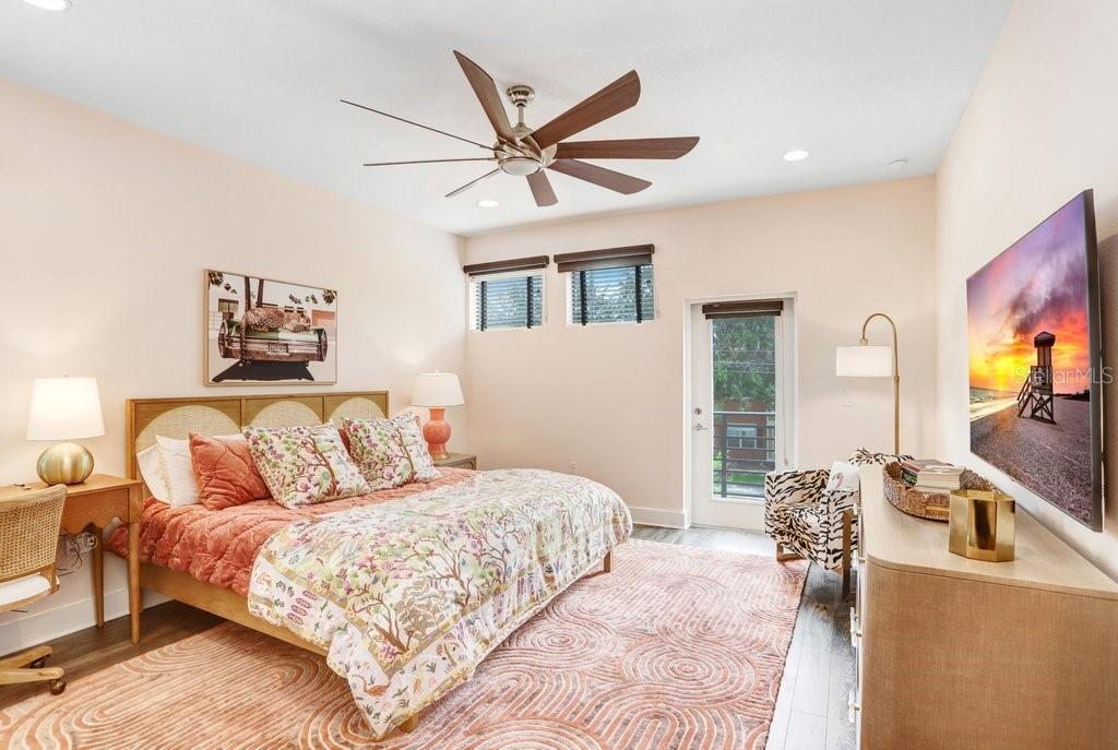 UPTOWN KENWOOD - Residential