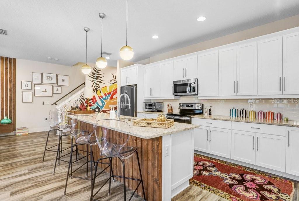 UPTOWN KENWOOD - Residential