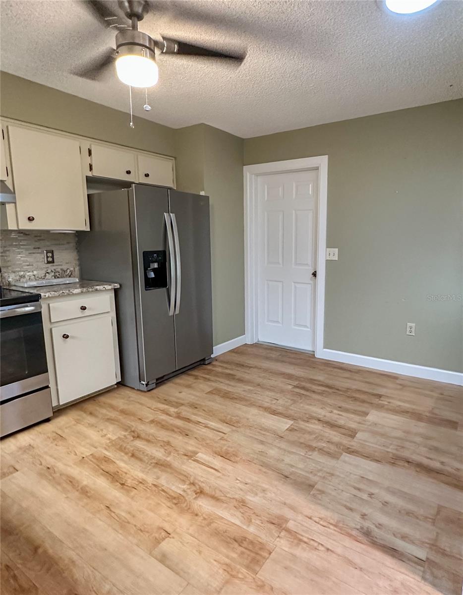 ROYAL OAKS - Residential Lease