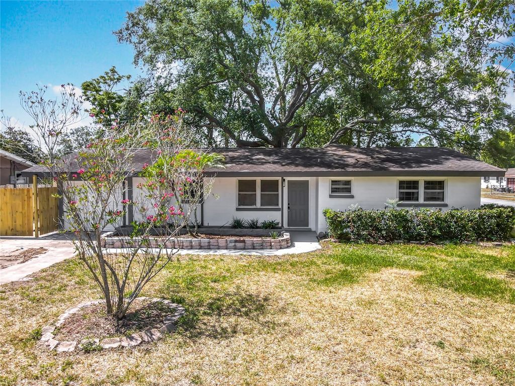 Photo of 1298 Scottsdale Drive, Ormond Beach, FL 32174 (MLS # O6305743)