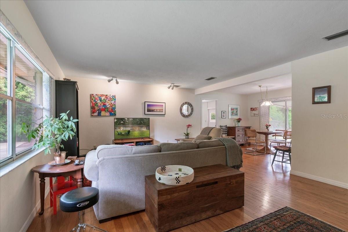 3801 NW 9TH PLACE