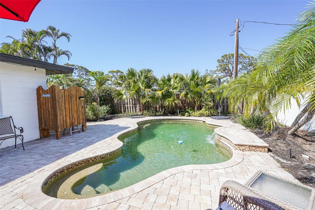 Photo of 1309 Nokomis Avenue S, Venice, FL 34285 (MLS # TB8344817)