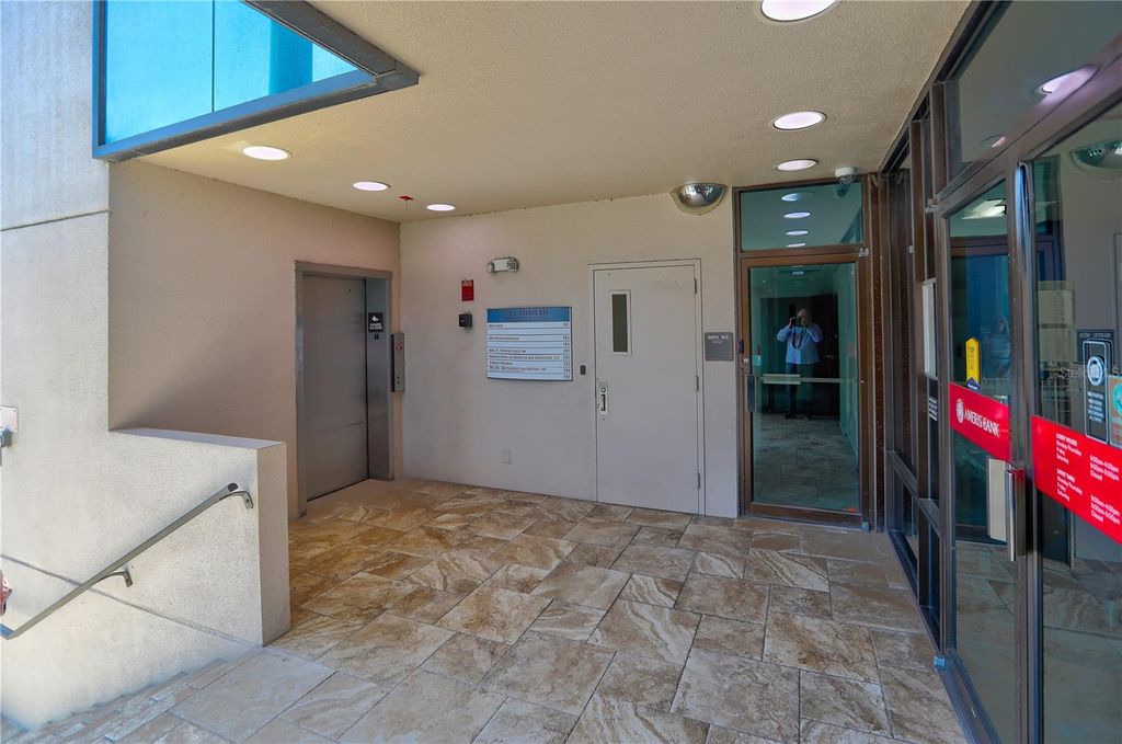 Photo of 1118 S Orange Avenue #103, Orlando, FL 32806 (MLS # O6404620)