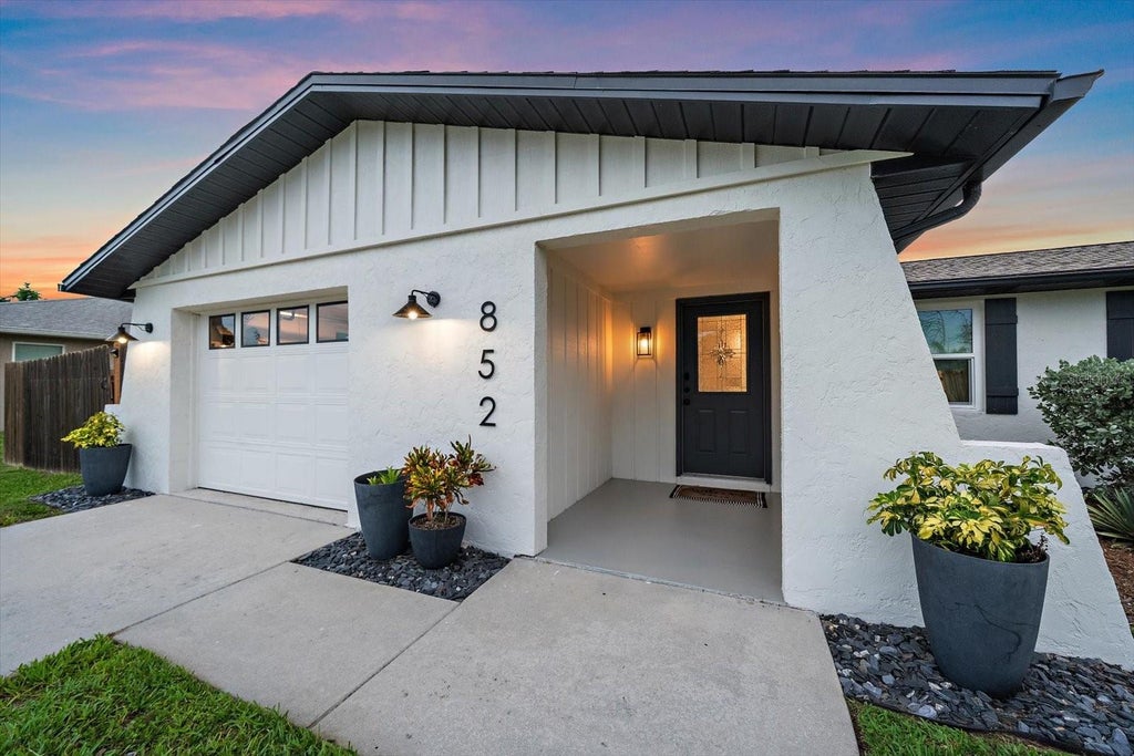 Photo of 852 Acadia Road, Venice, FL 34293 (MLS # N6145619)