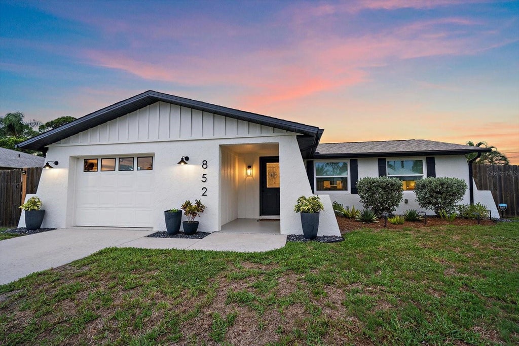 Photo of 852 Acadia Road, Venice, FL 34293 (MLS # N6145619)