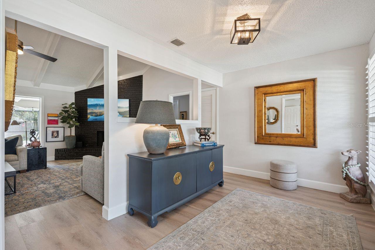 516 WOODVIEW DRIVE