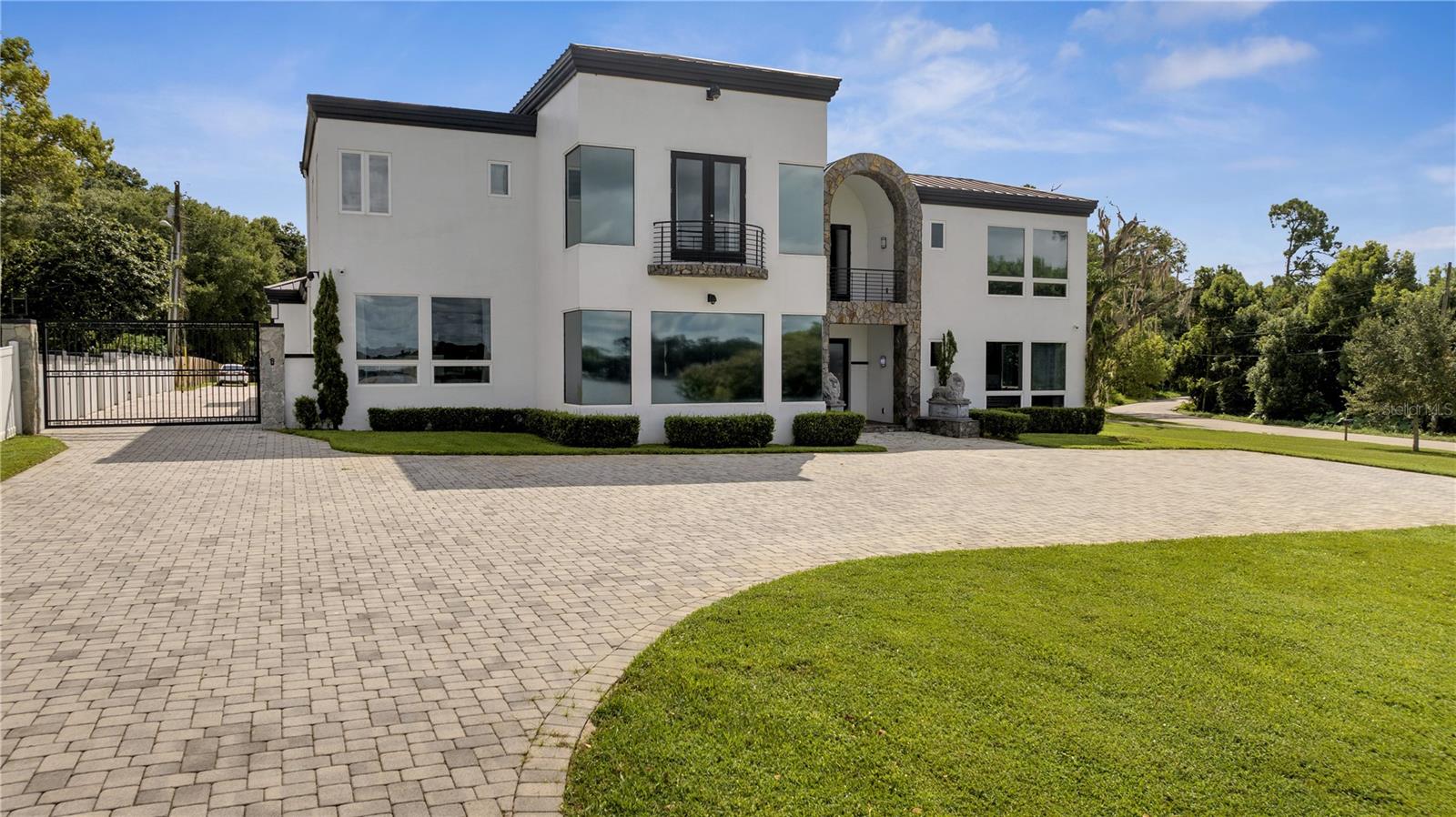 736 LAKE WINNEMISSETT DRIVE
