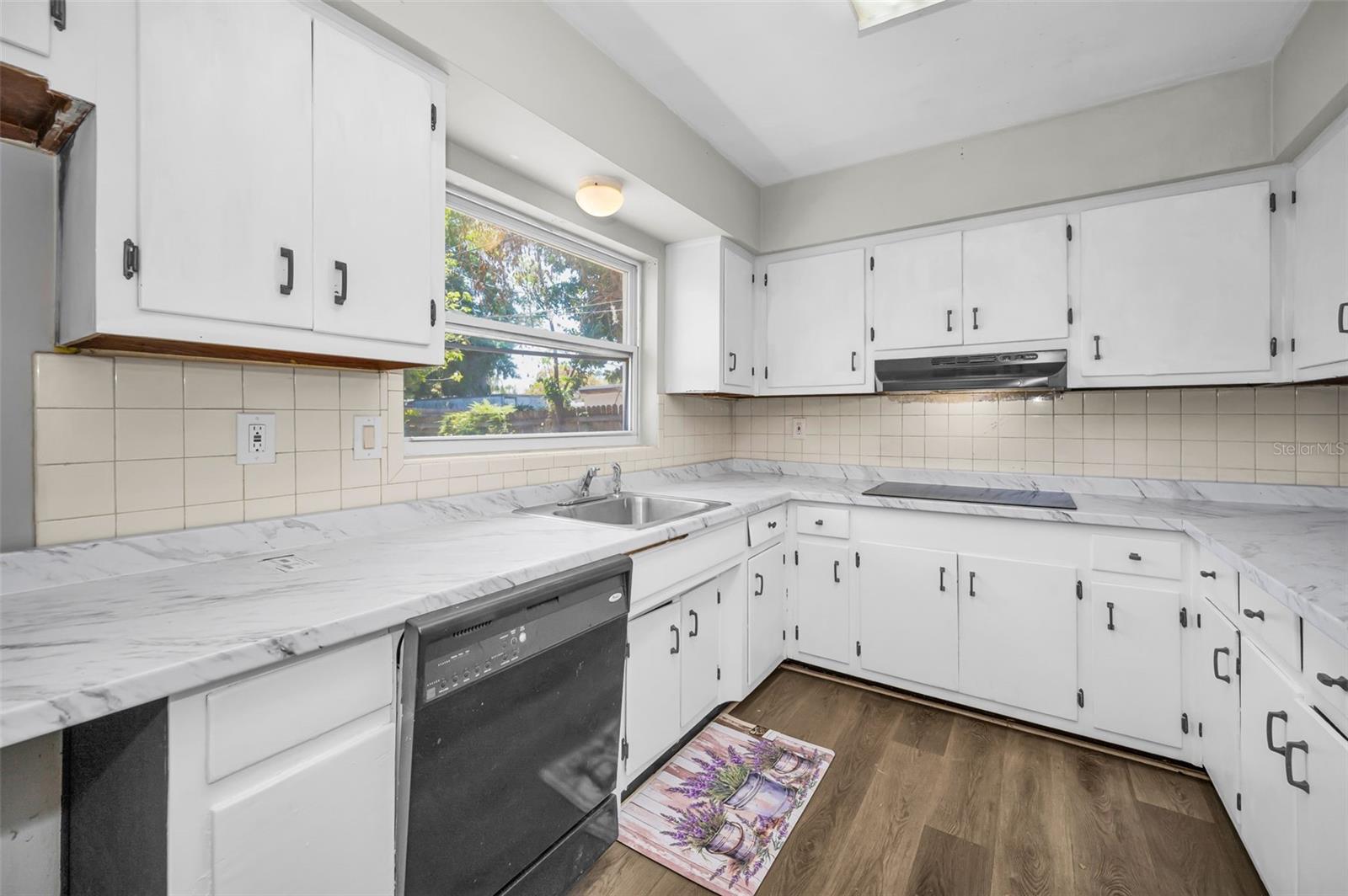 VIRGINIA GROVES ESTATES 1ST ADD - Residential