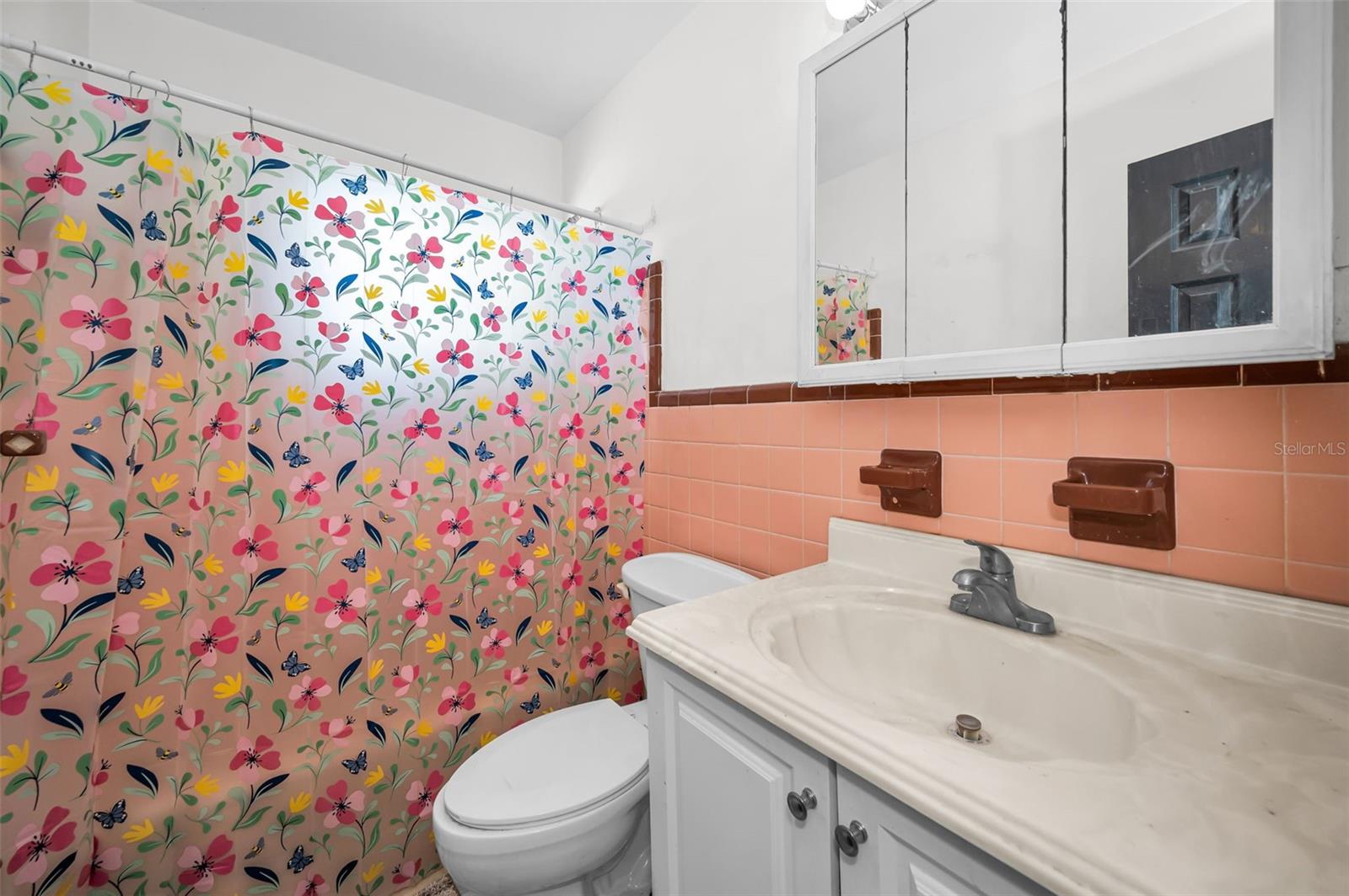 VIRGINIA GROVES ESTATES 1ST ADD - Residential