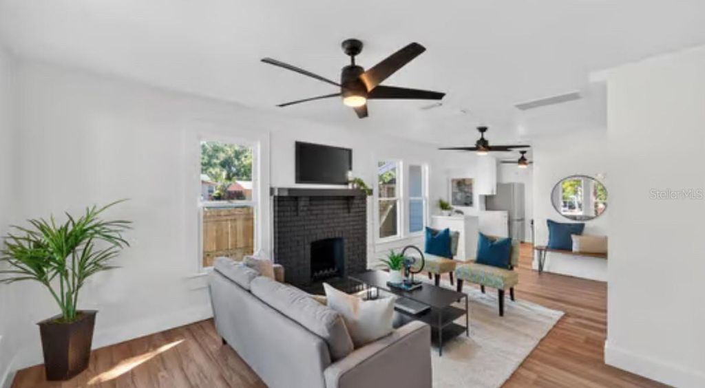 Photo of 302 W Curtis Street, Tampa, FL 33603 (MLS # TB8432736)