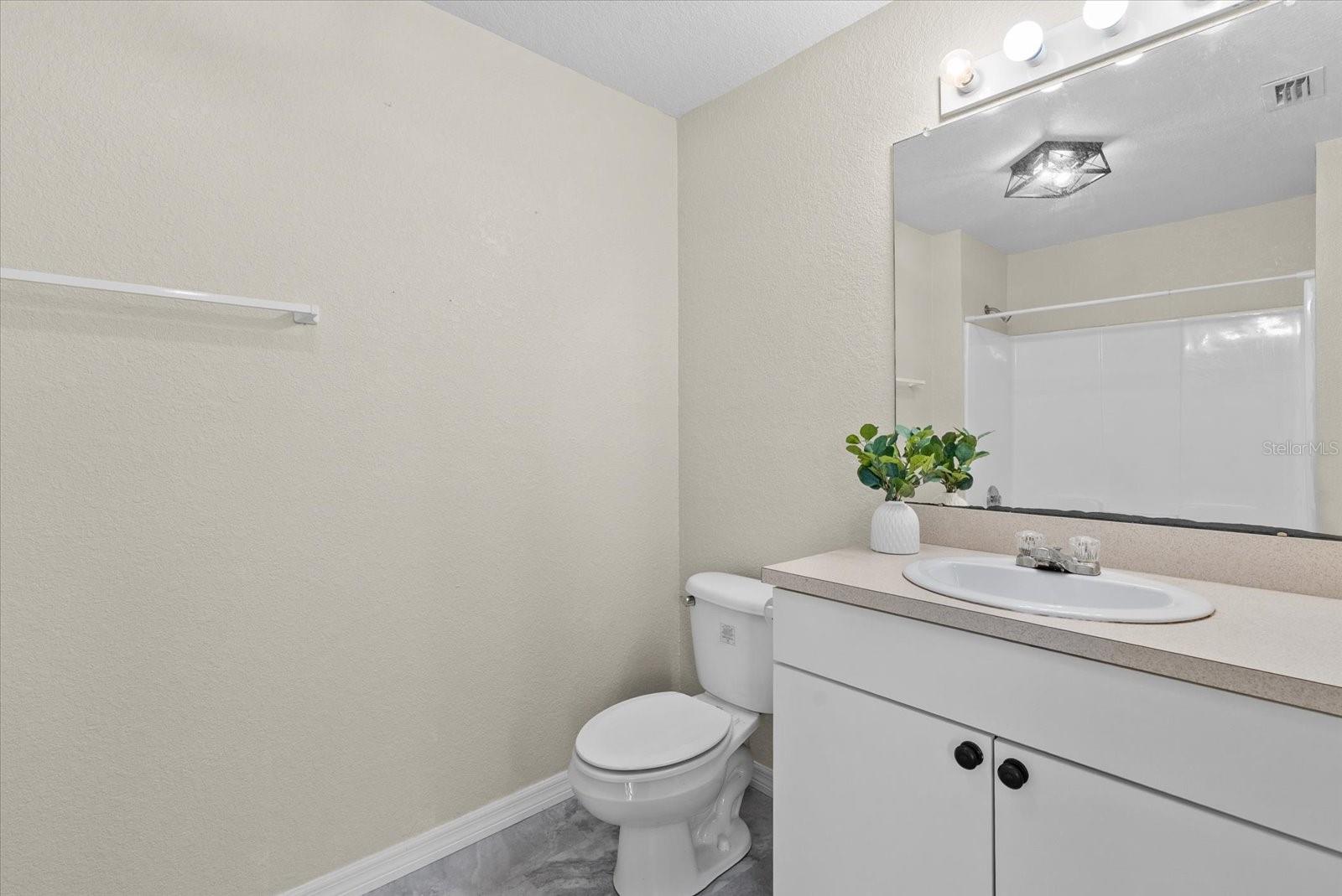 LAKE EMMA - Residential