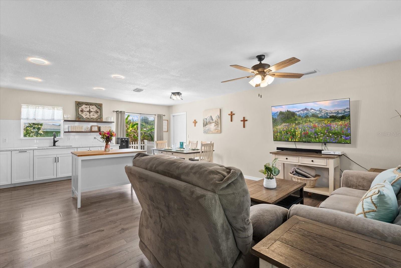 LAKE EMMA - Residential