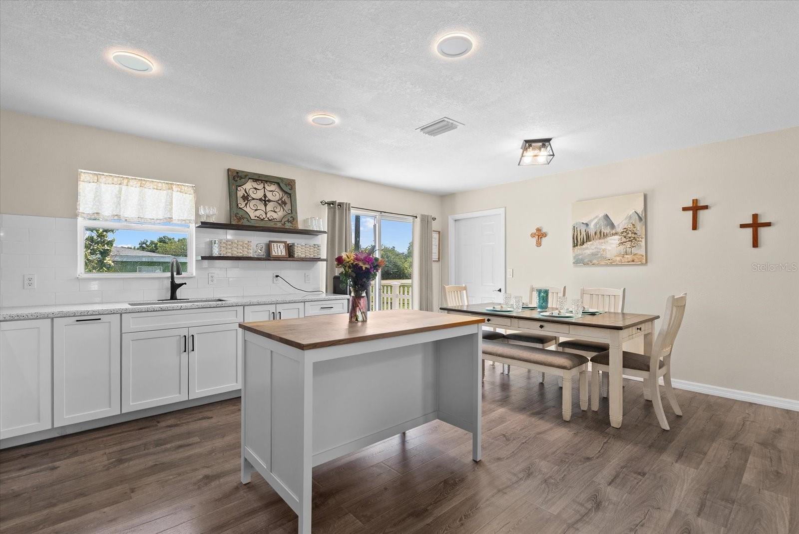 LAKE EMMA - Residential