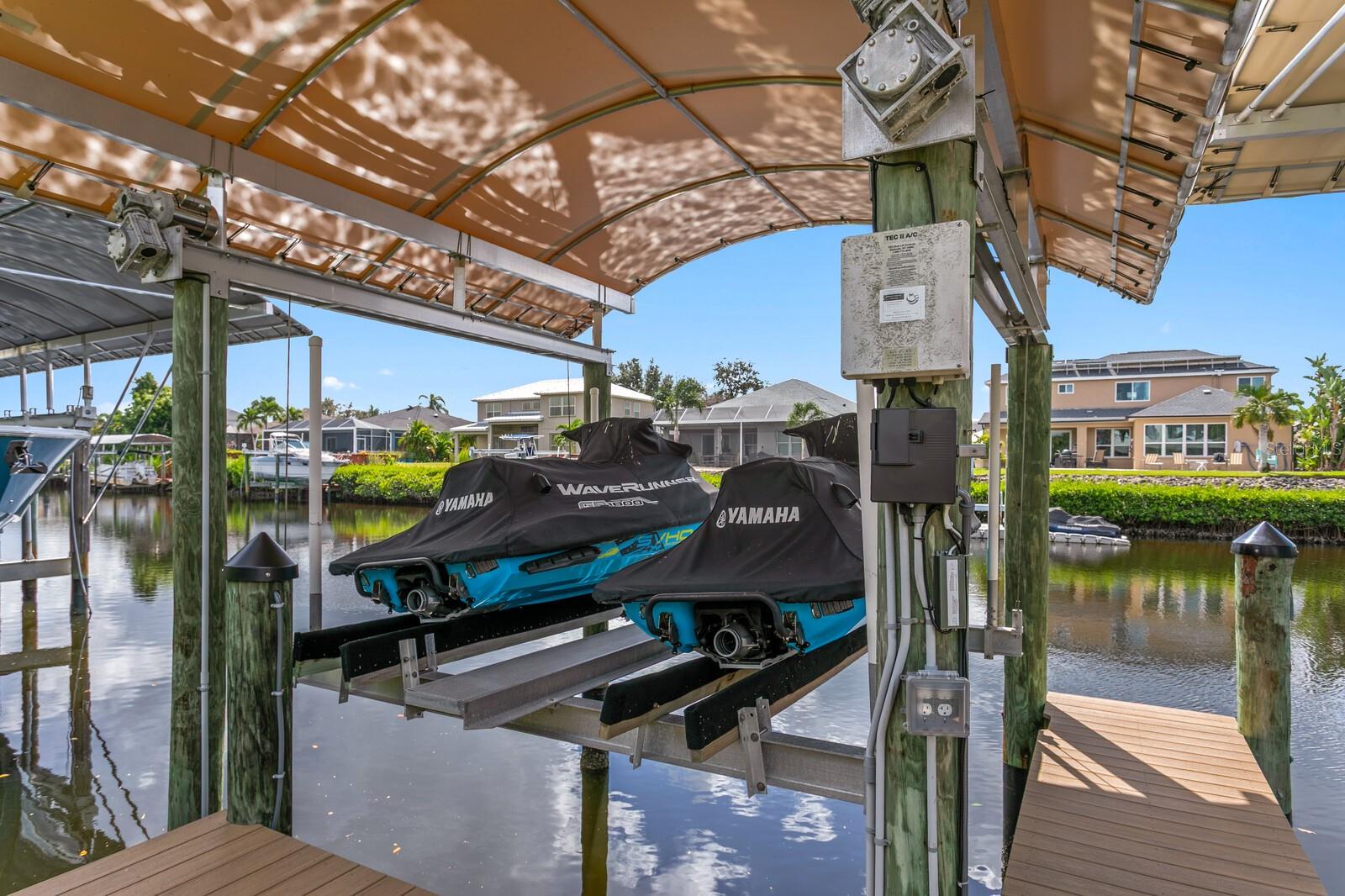 HAWK ISLAND - Residential