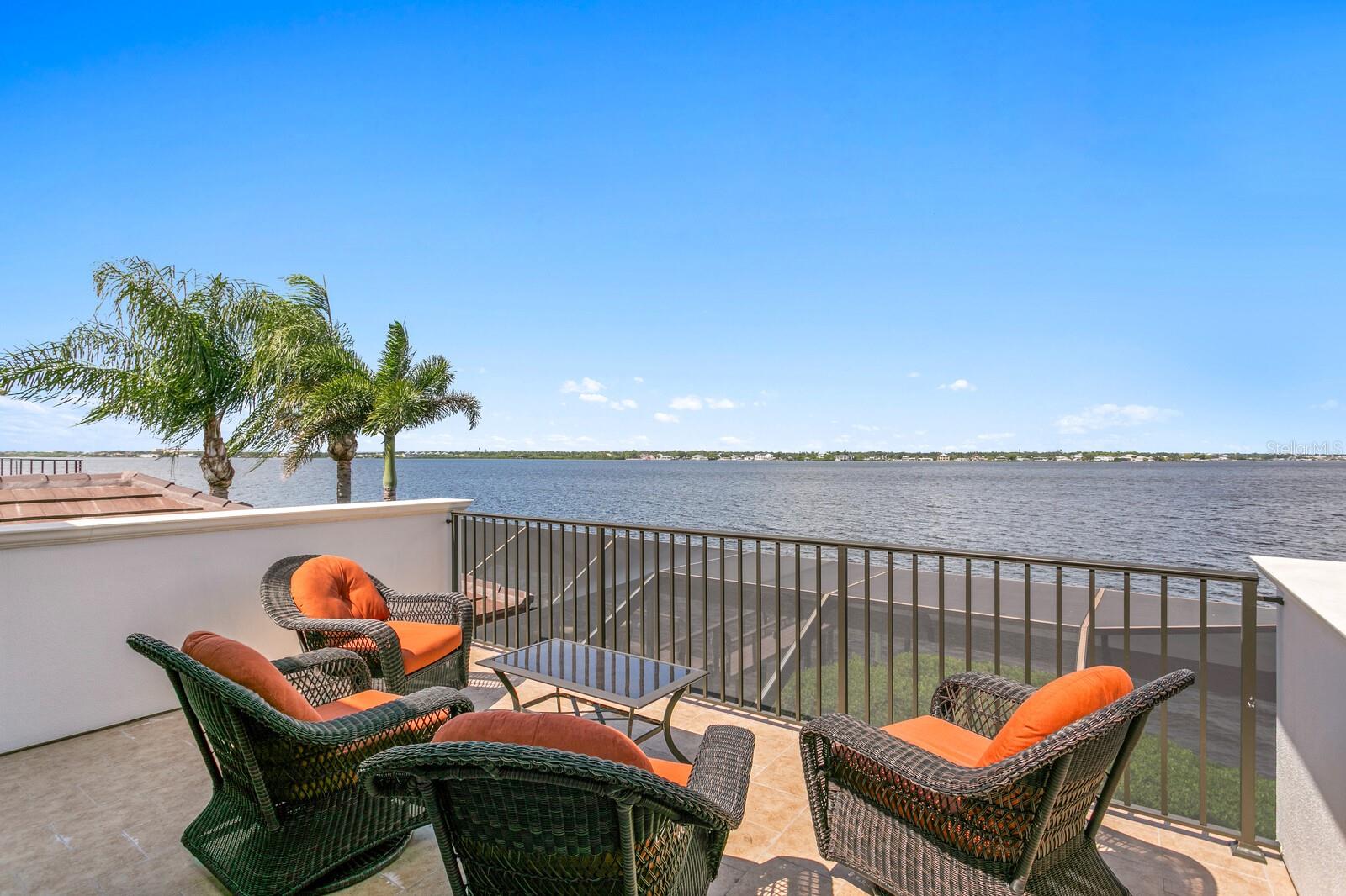 HAWK ISLAND - Residential