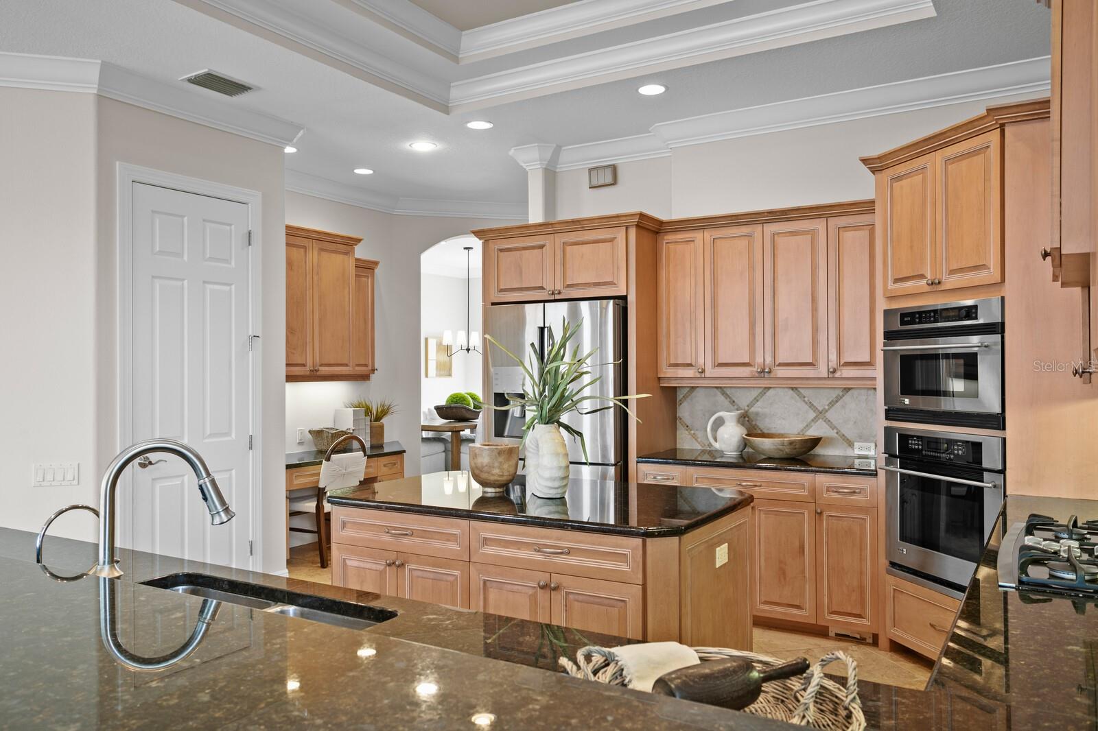 HAWK ISLAND - Residential