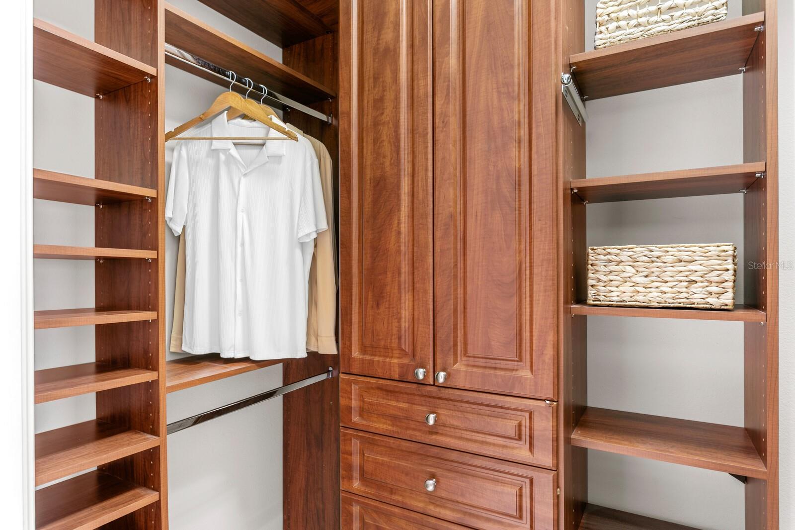 HAWK ISLAND - Residential