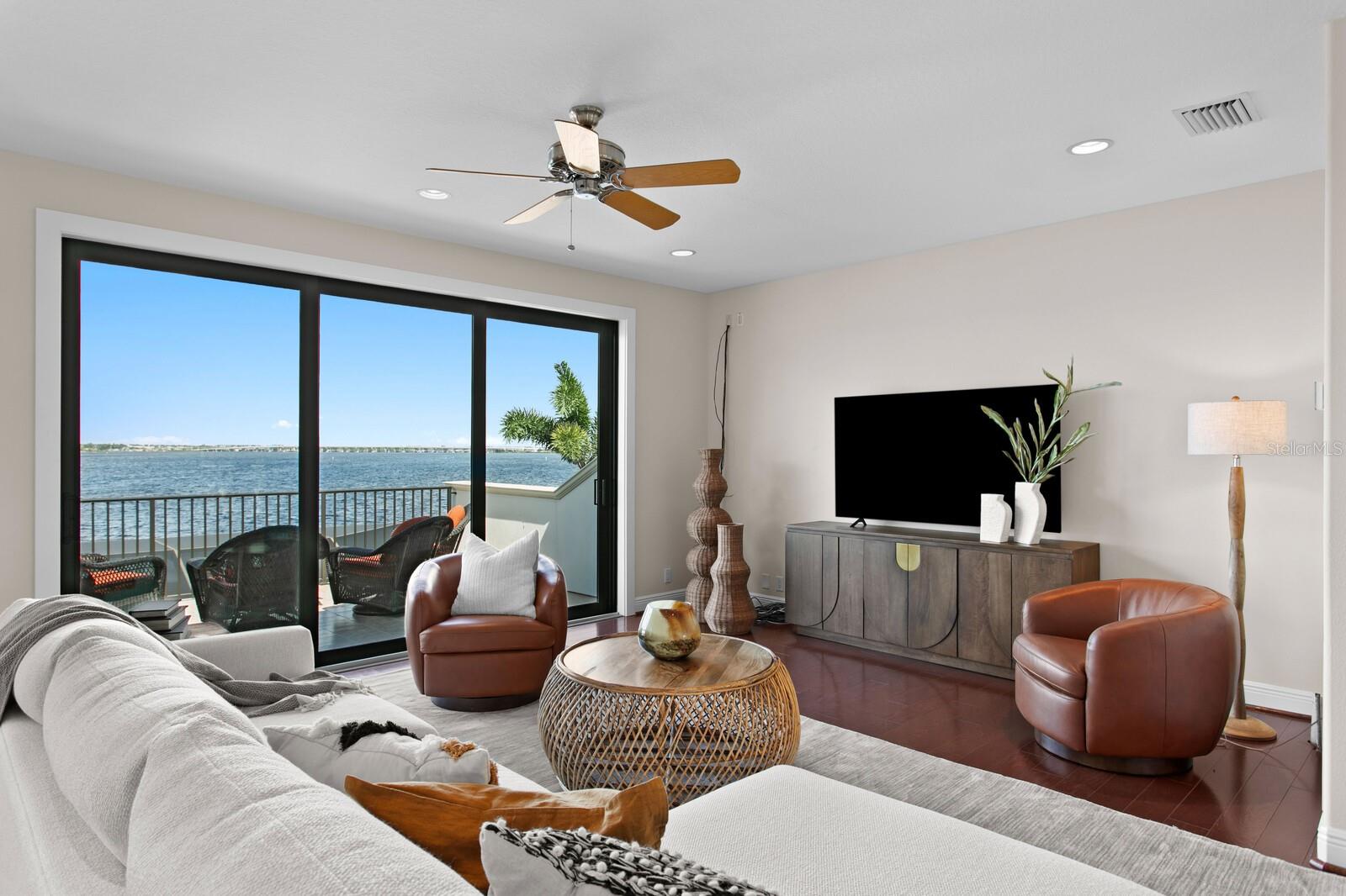 HAWK ISLAND - Residential