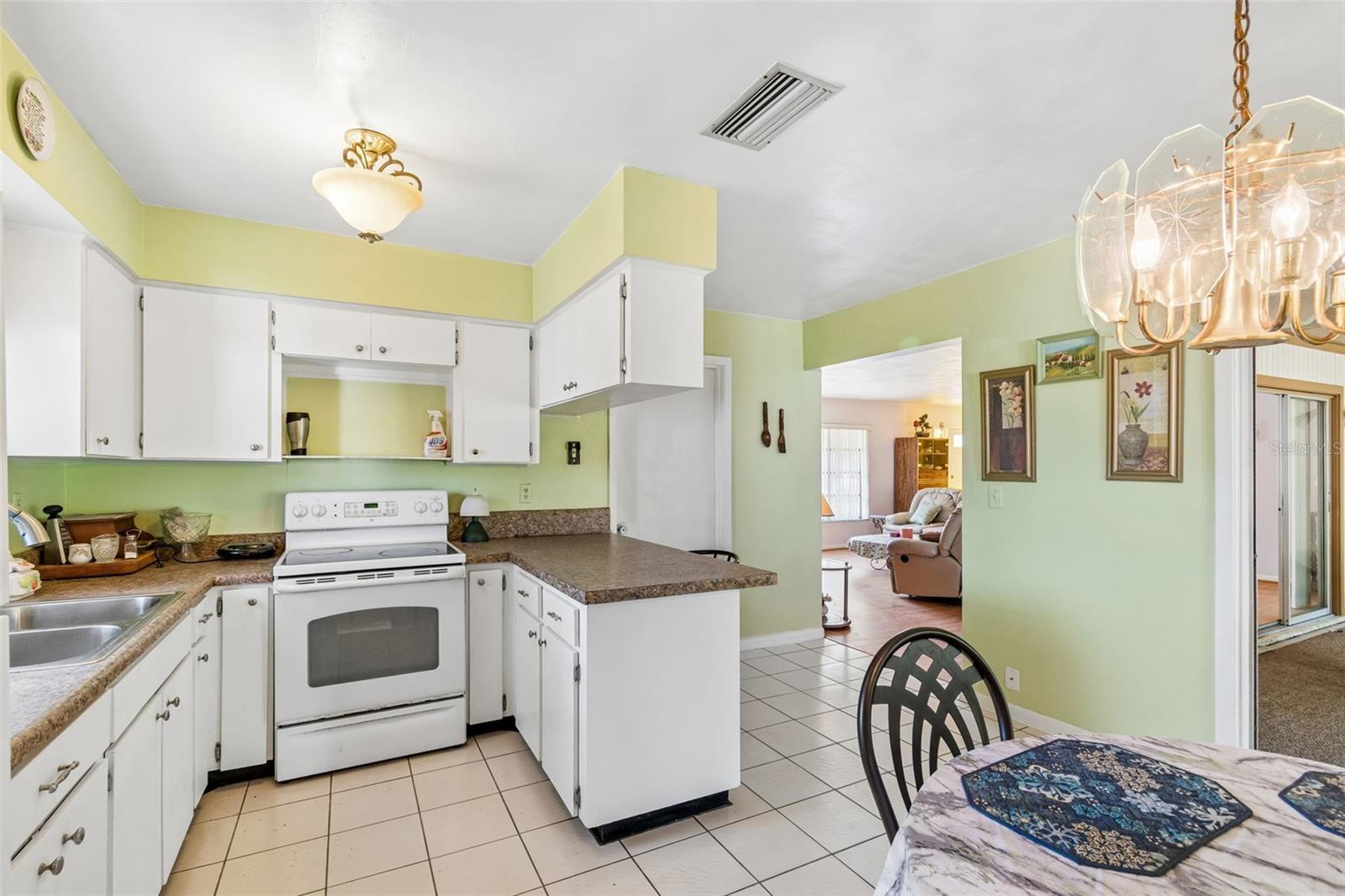 SPRING HILL - Residential