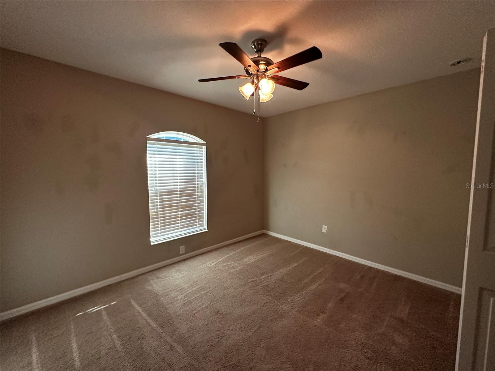 SILVER SPGS SHORES UN 25 - Residential Lease