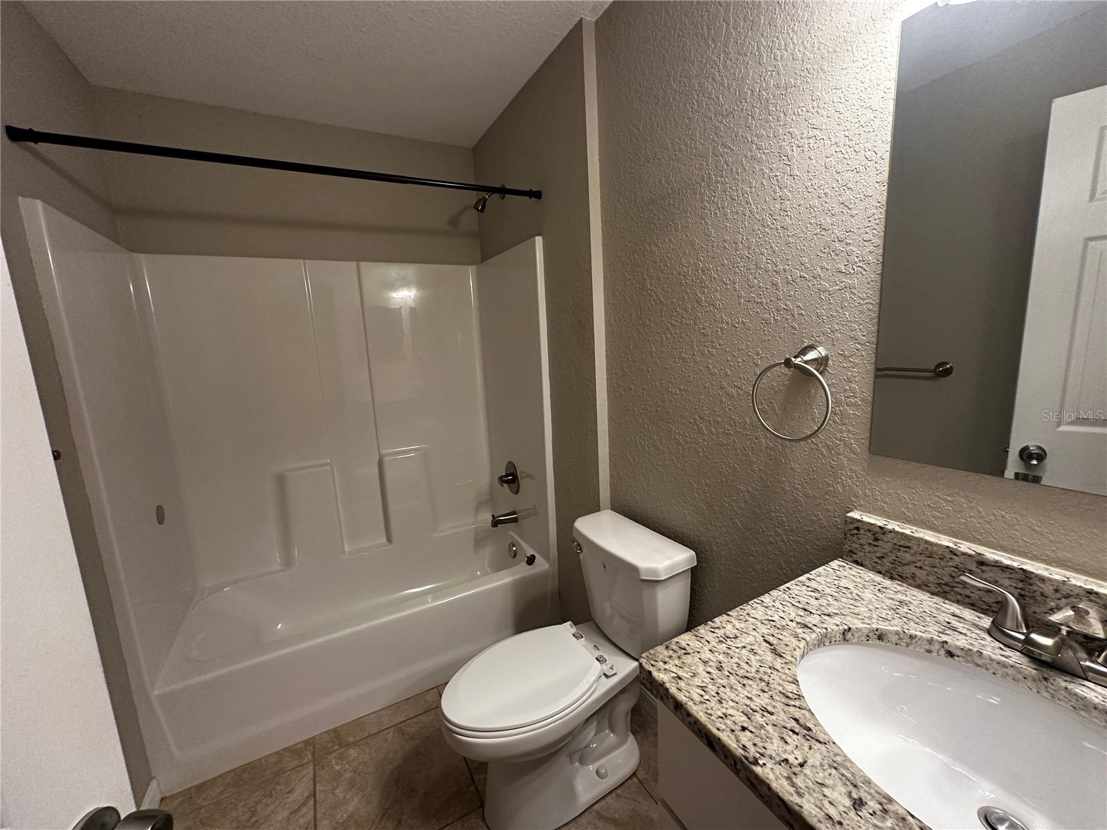 SILVER SPGS SHORES UN 25 - Residential Lease