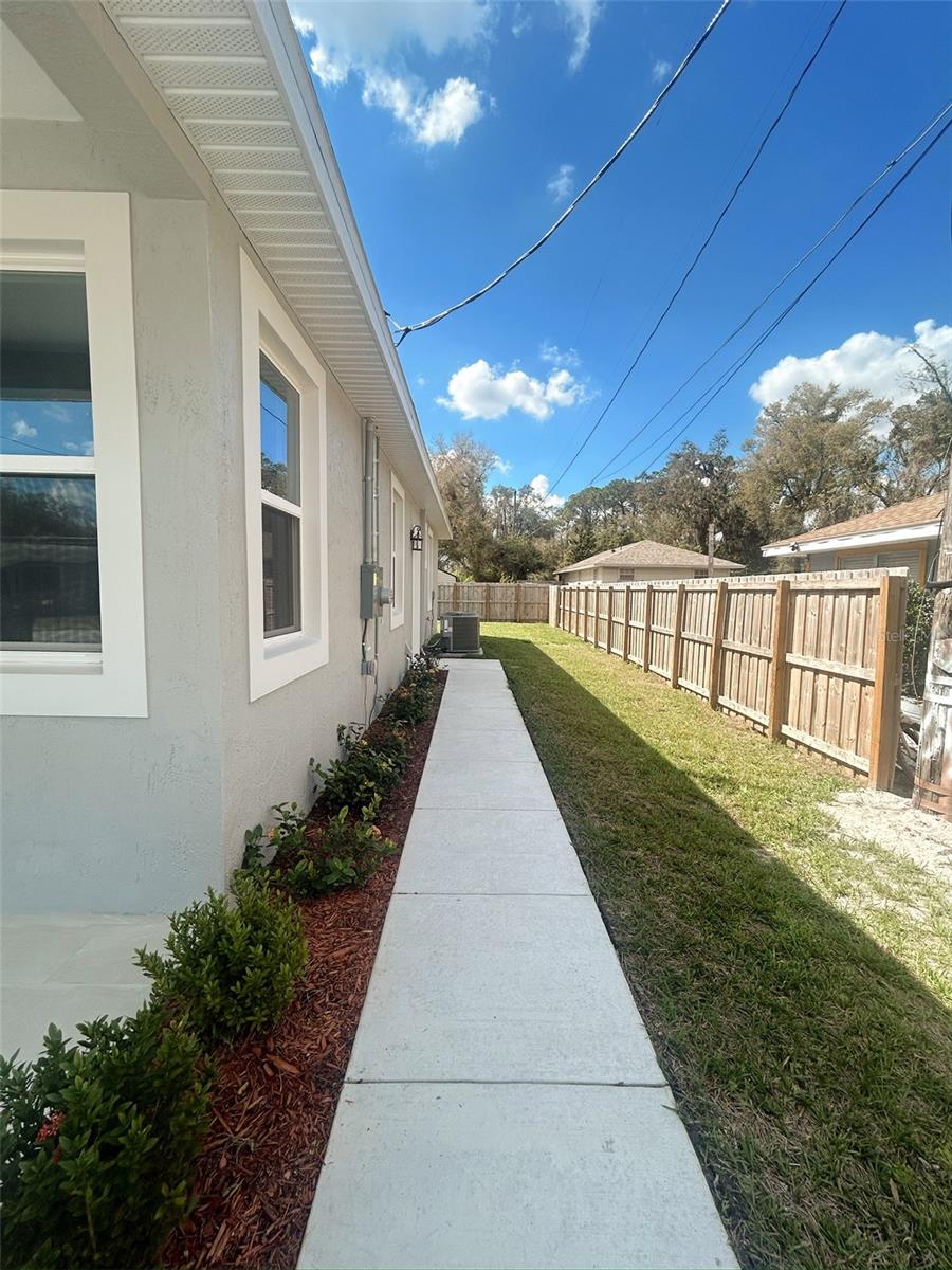 388 CHINABERRY AVENUE