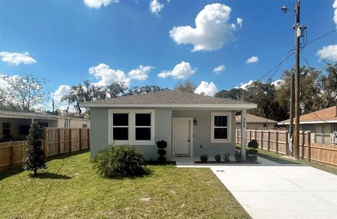 Photo of 388 Chinaberry Avenue, Oviedo, FL 32765 (MLS # O6260733)