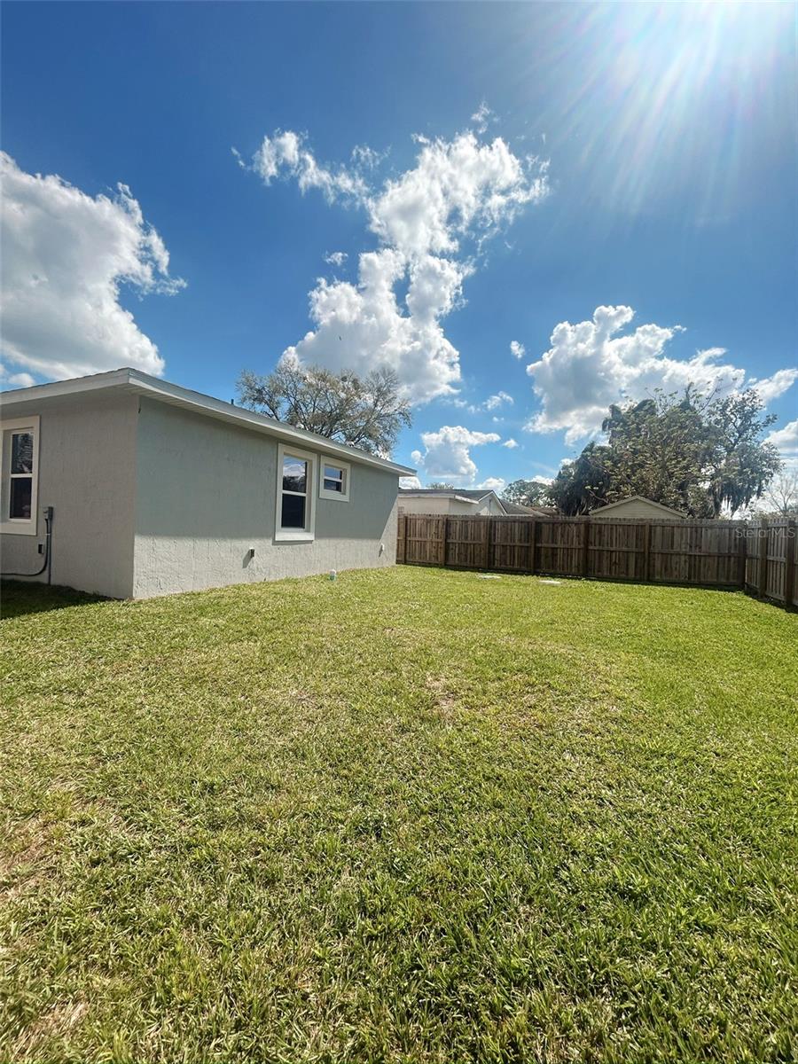 388 CHINABERRY AVENUE