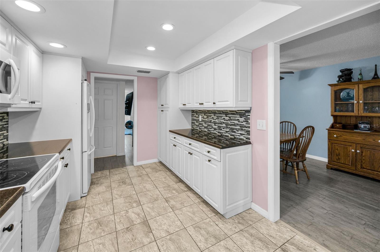 COUNTRYBROOK CONDO - Residential