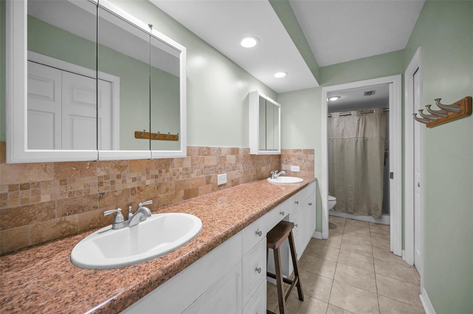 COUNTRYBROOK CONDO - Residential