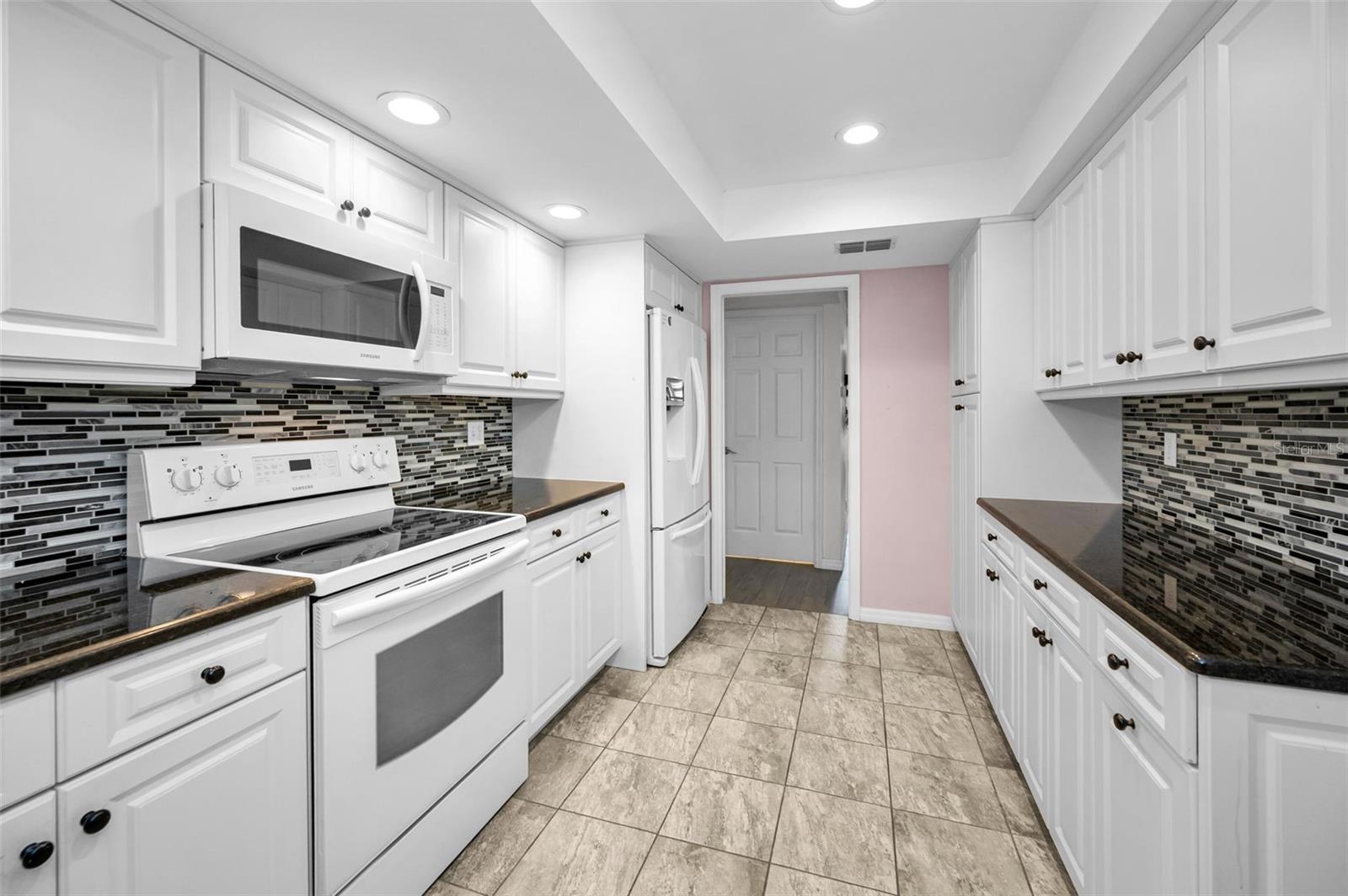 COUNTRYBROOK CONDO - Residential