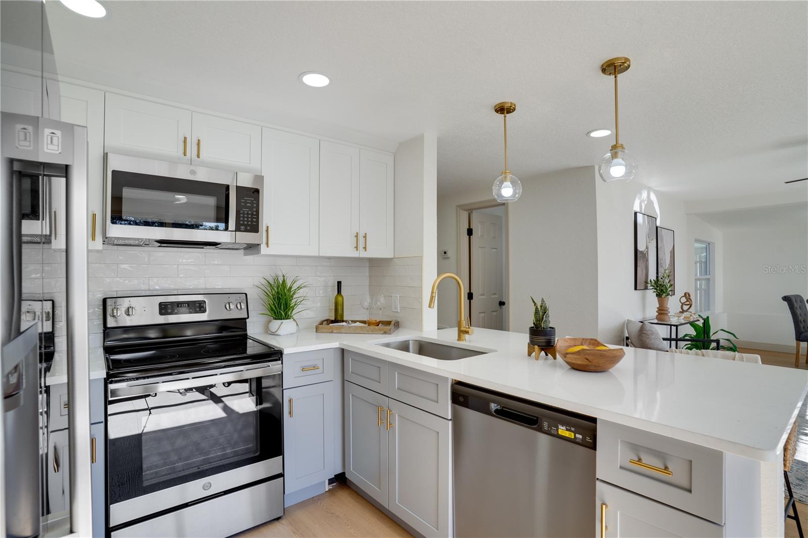 SEMINOLE GARDENS - Residential