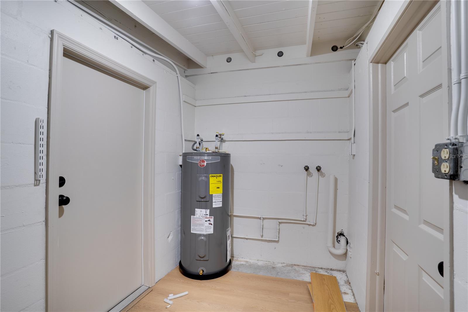 SEMINOLE GARDENS - Residential