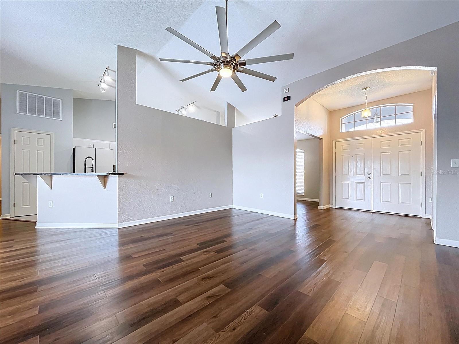 SAVANNA POINTE - Residential