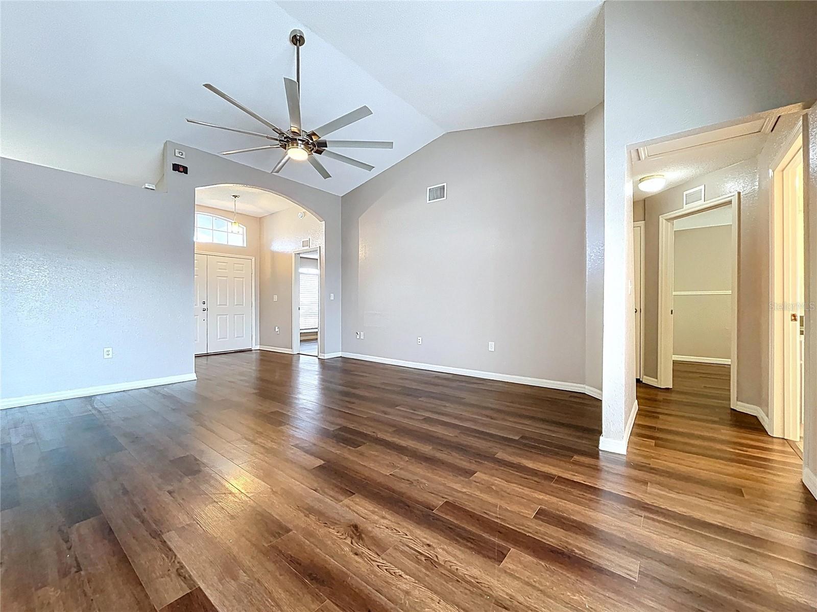 SAVANNA POINTE - Residential