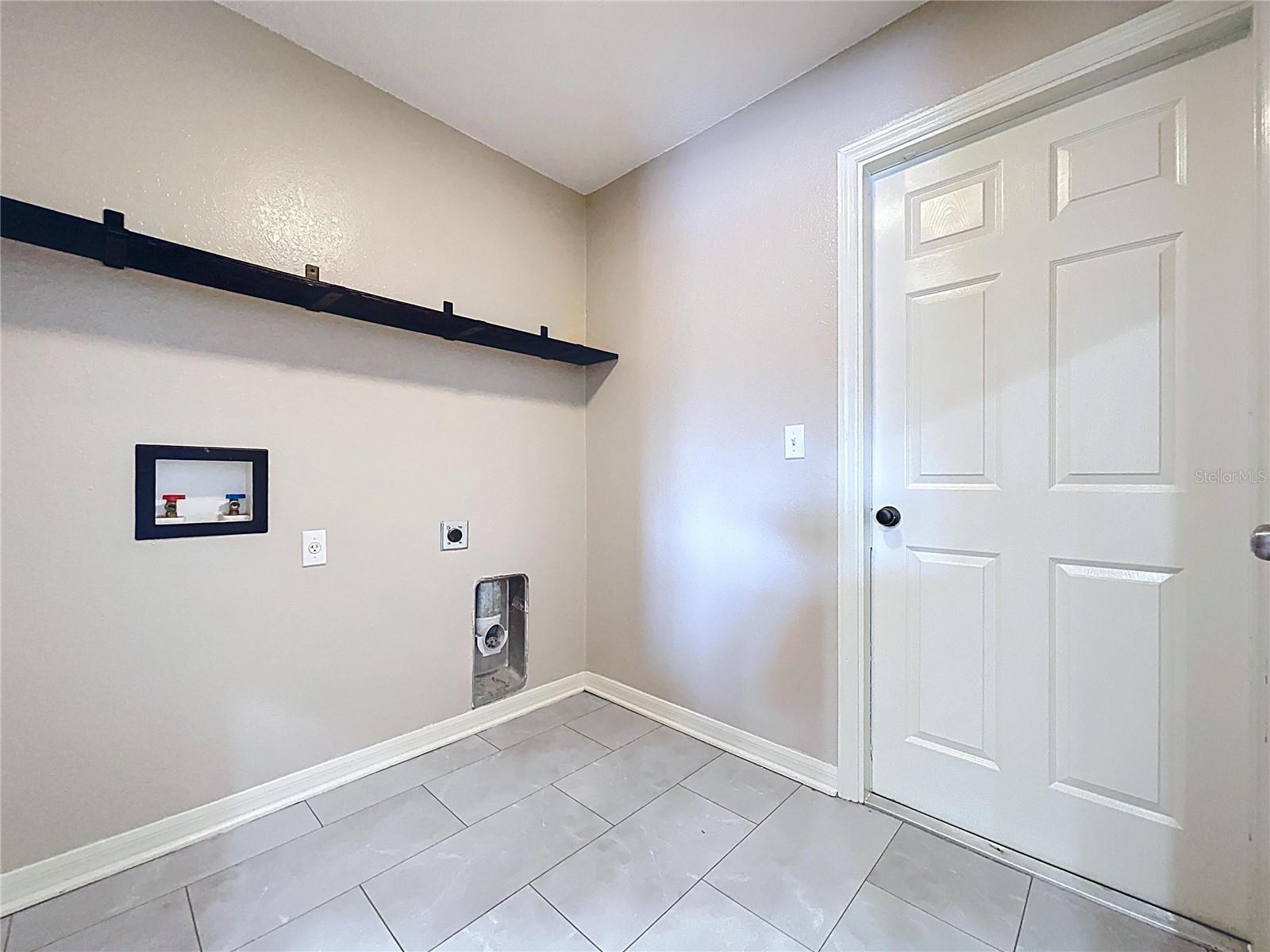 SAVANNA POINTE - Residential