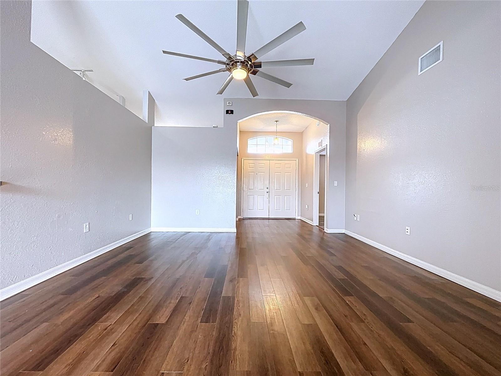 SAVANNA POINTE - Residential