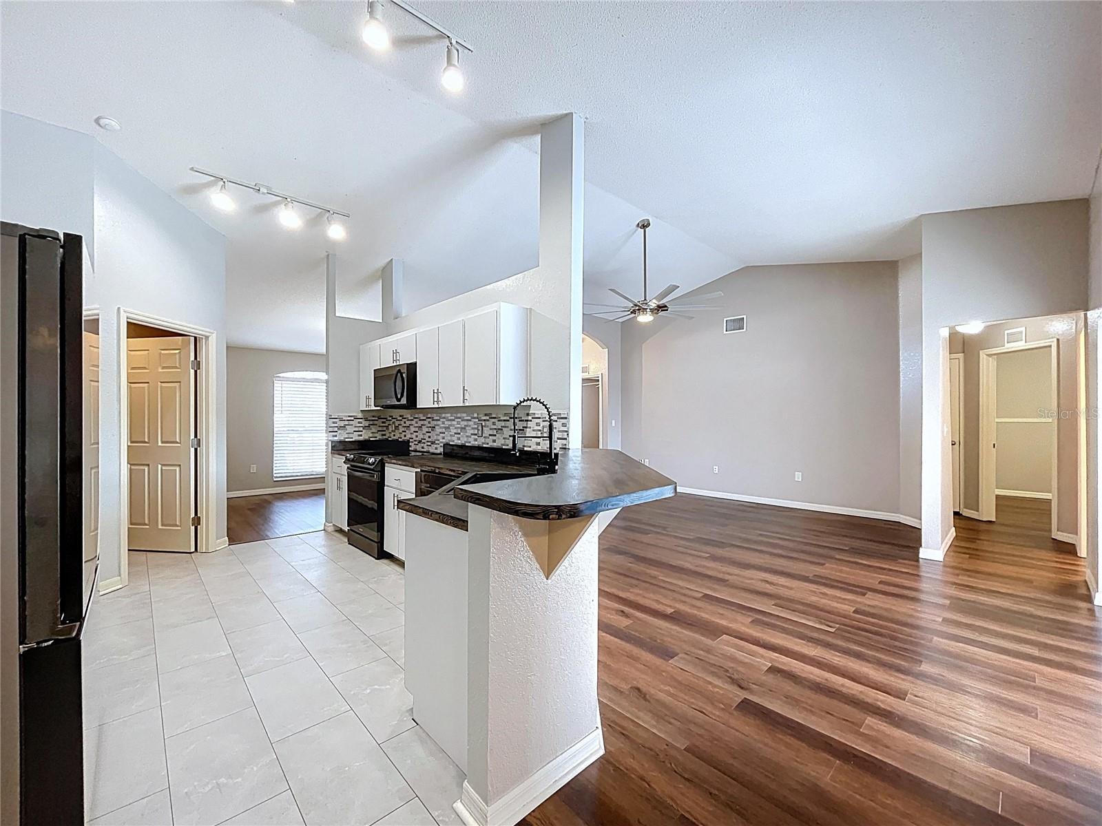 SAVANNA POINTE - Residential