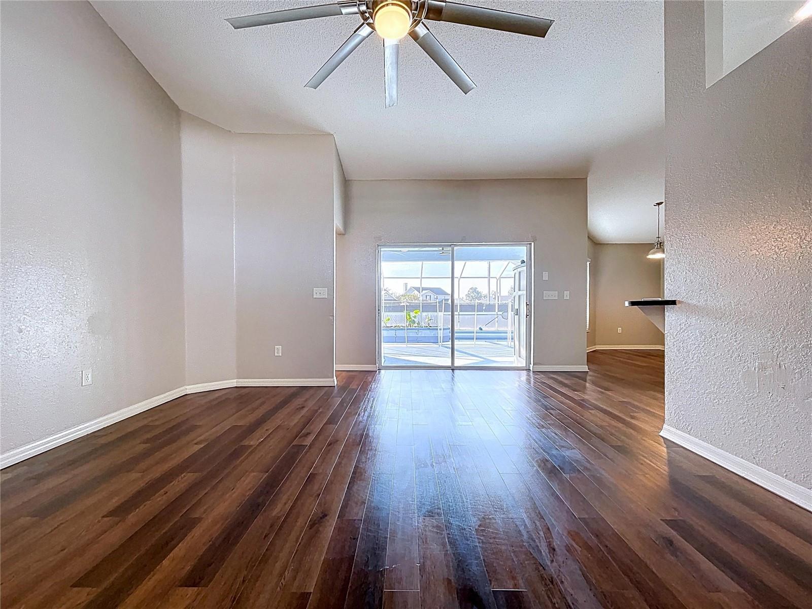 SAVANNA POINTE - Residential