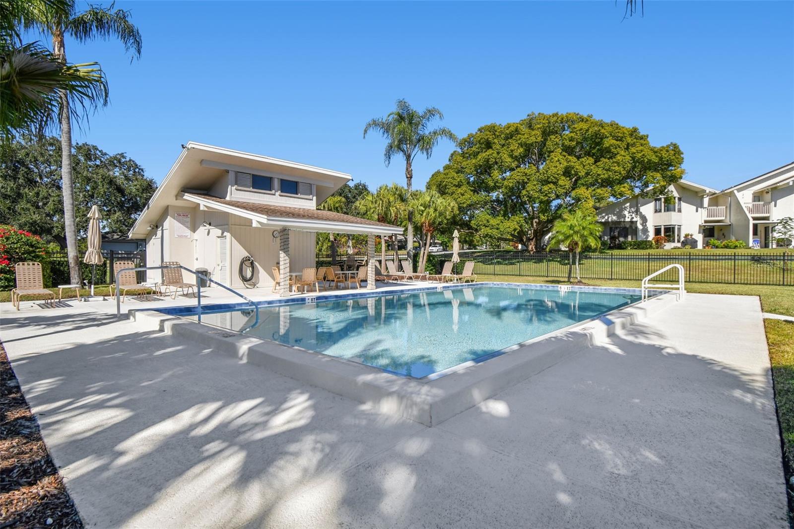 TOWNHOMES OF WESTLAKE - Residential