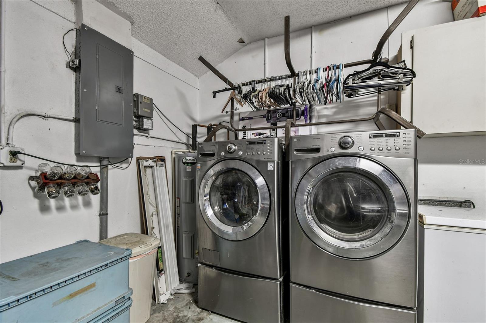 TOWNHOMES OF WESTLAKE - Residential